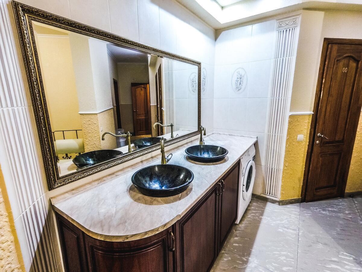 Saperka Hostel Киев Екстериор снимка